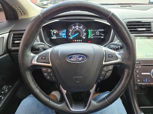 Used 2019 Ford Fusion Titanium AWD/4WD image 26