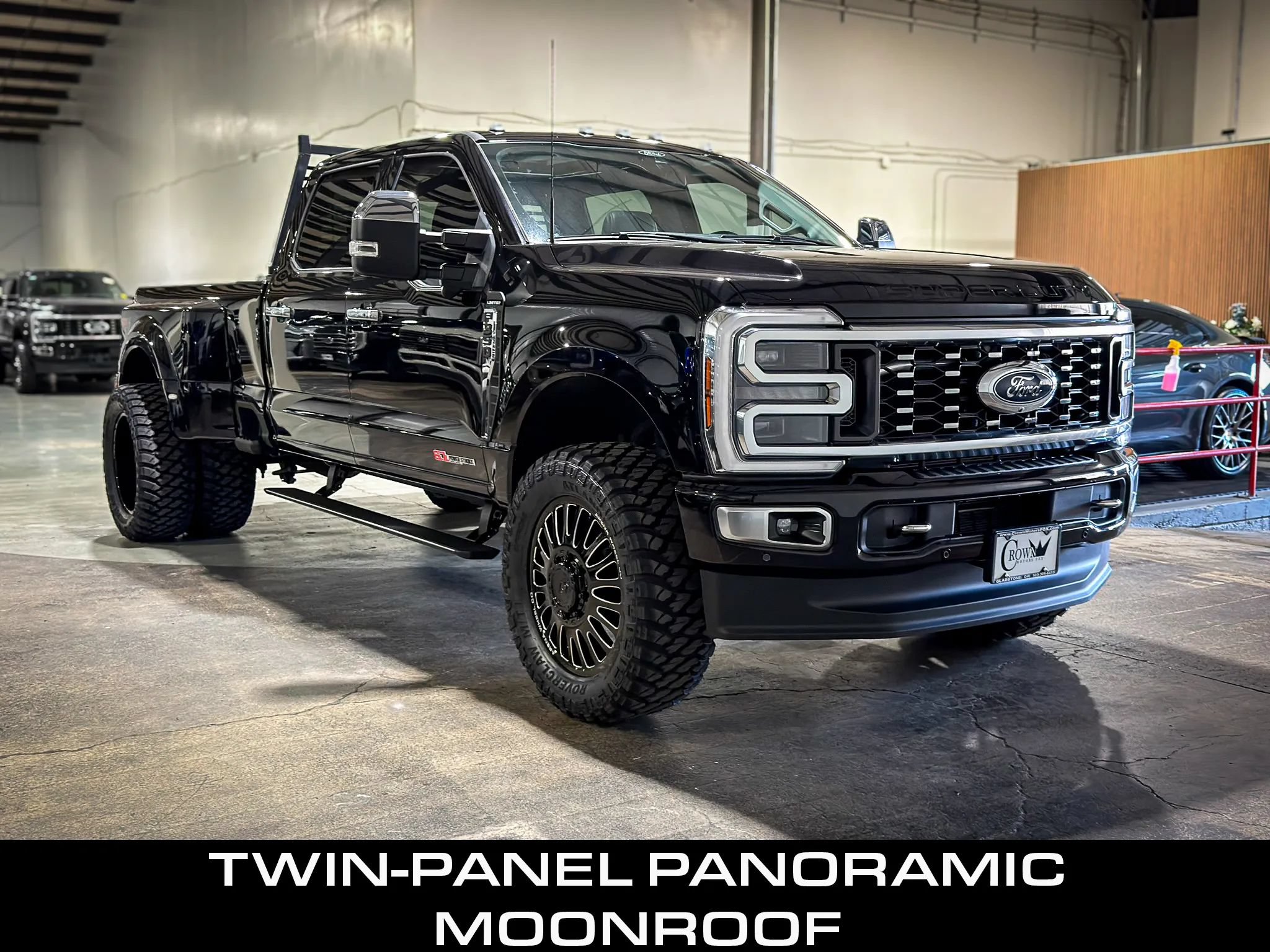 Used 2024 Ford F350 Limited w/ FX4 Off-Road Package AWD/4WD image 3