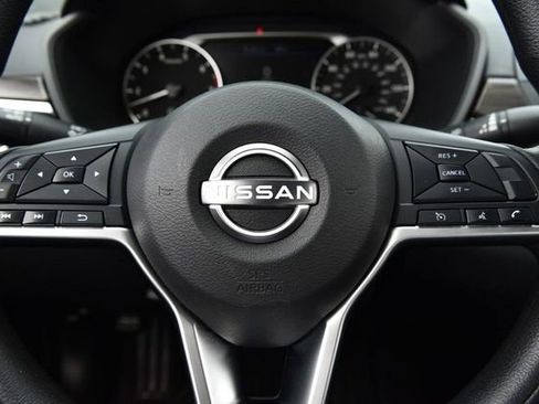 Used 2024 Nissan Altima 2.5 SV image 17