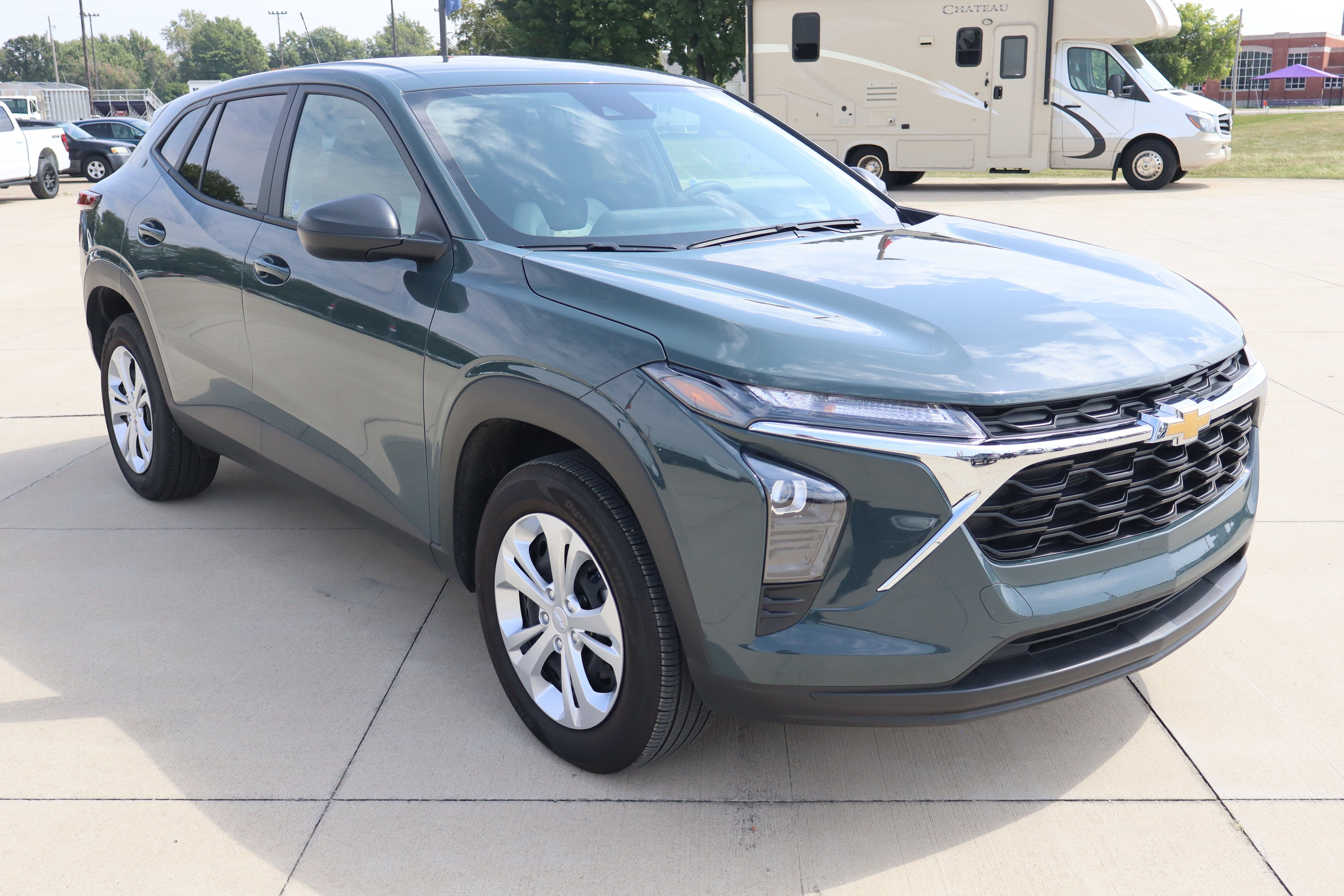 Used 2026 Chevrolet Trax LS FWD image 3
