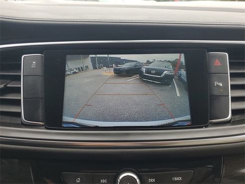 Used 2018 Buick Enclave Essence image 30