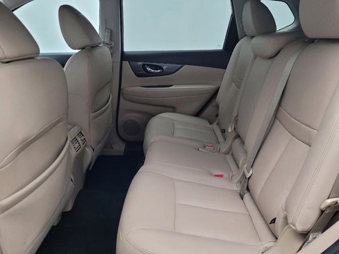 Used 2016 Nissan Rogue SL w/ SL Premium Package image 18