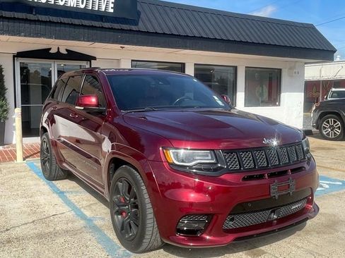 Used 2017 Jeep Grand Cherokee SRT image 3