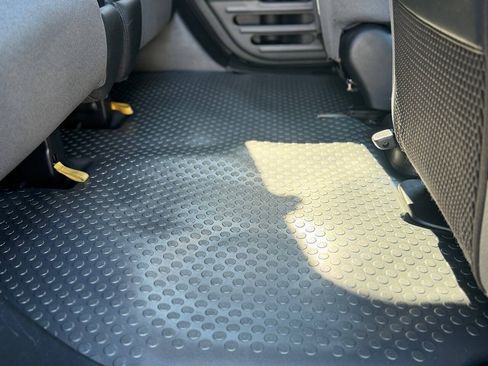 Used 2006 Honda Element EX image 34