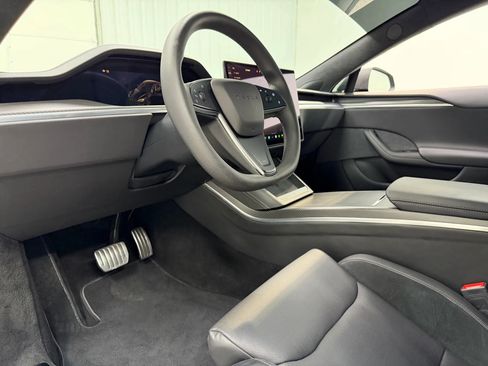 Used 2024 Tesla Model S Plaid image 12