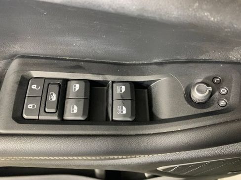 Used 2022 Jeep Grand Cherokee L Limited AWD/4WD image 34