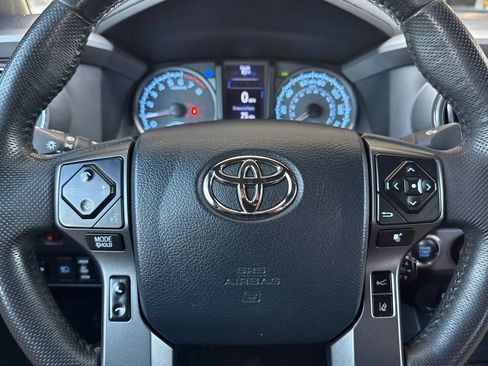Used 2020 Toyota Tacoma SR5 AWD/4WD image 34