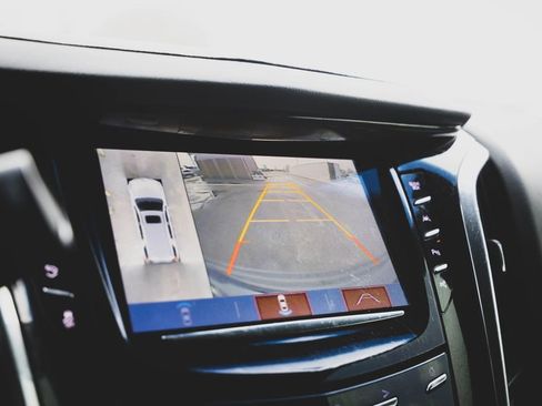 Used 2017 Cadillac Escalade ESV Luxury image 3