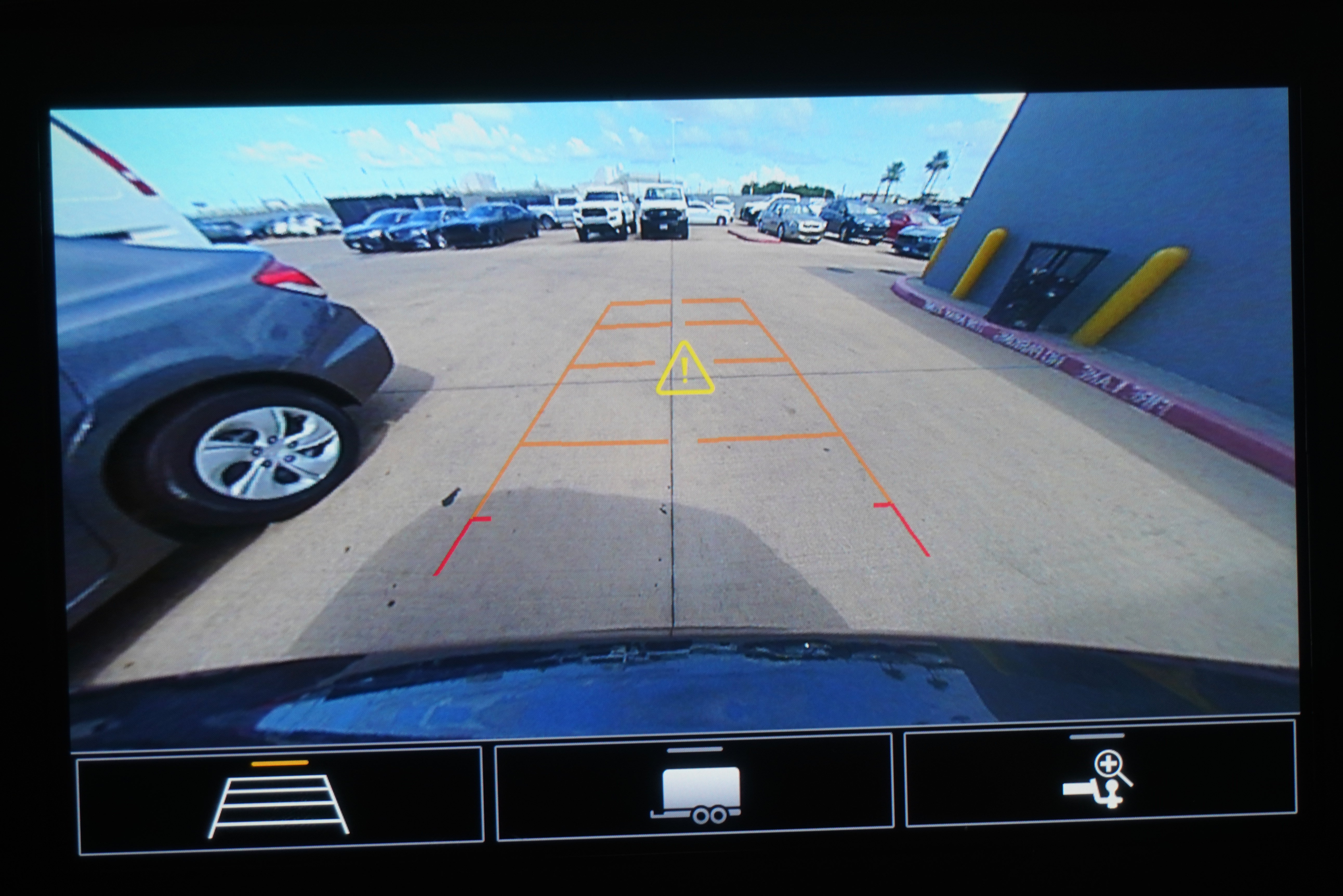 Used 2020 Chevrolet Traverse LT FWD image 19