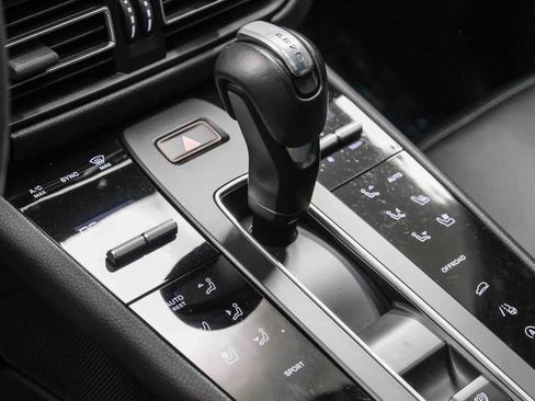 Used 2023 Porsche Macan AWD/4WD image 25