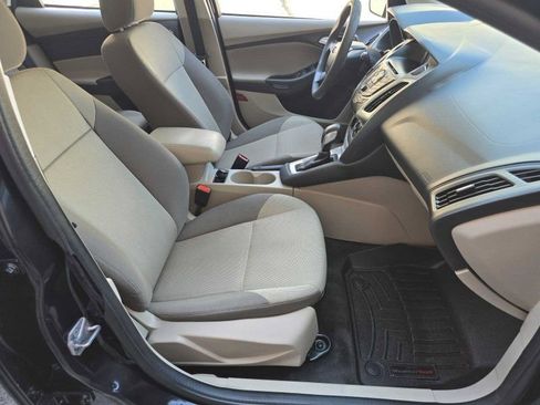 Used 2014 Ford Focus SE image 5