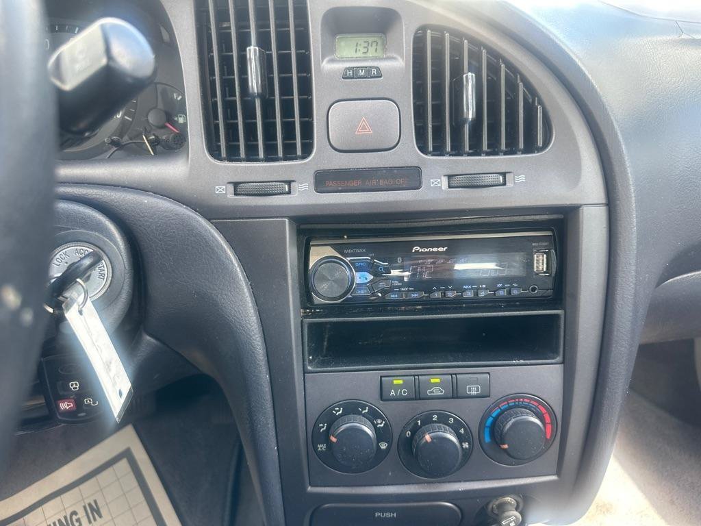 Used 2005 Hyundai Elantra GLS FWD image 38