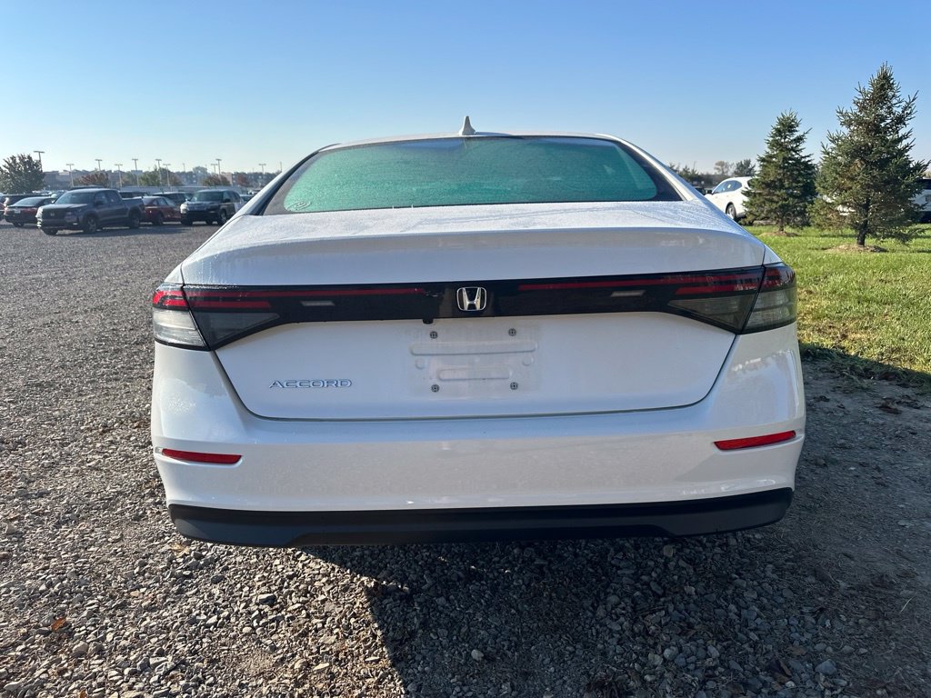 Used 2024 Honda Accord EX image 11