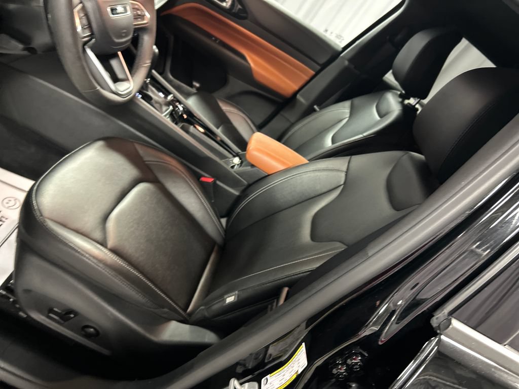 Used 2025 Jeep Compass Limited AWD/4WD image 13