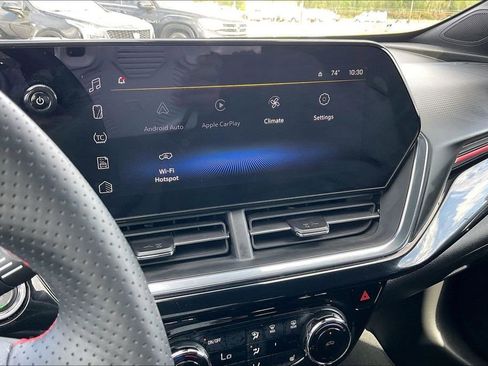 Used 2025 Chevrolet Trax RS w/ Sunroof Package image 24