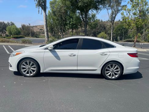 Used 2016 Hyundai Azera Limited image 2
