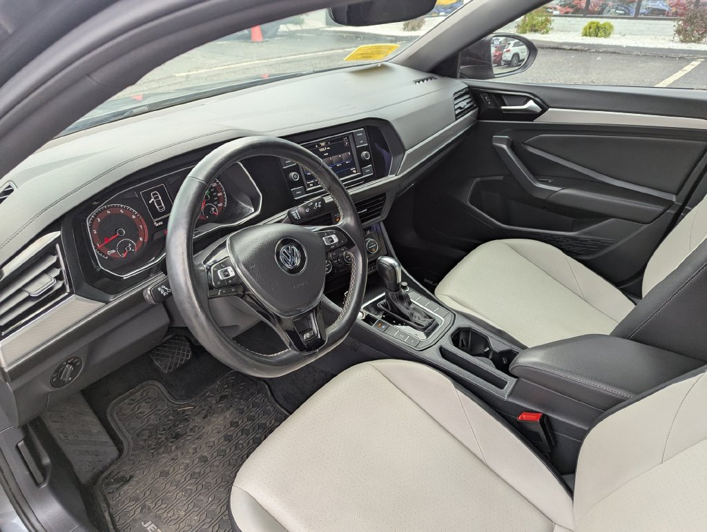 Used 2020 Volkswagen Jetta R-Line FWD image 13