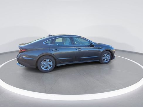 Used 2025 Hyundai Sonata SE image 9