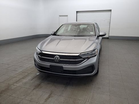 Used 2024 Volkswagen Jetta SE FWD image 15