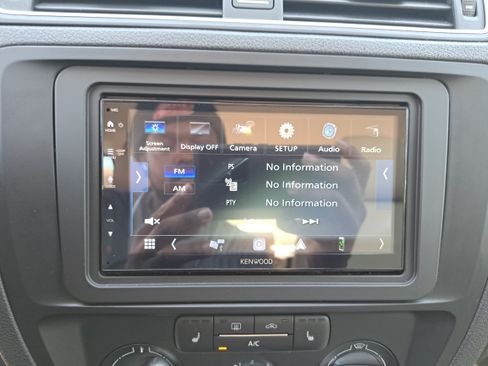 Used 2018 Volkswagen Jetta SE FWD image 21