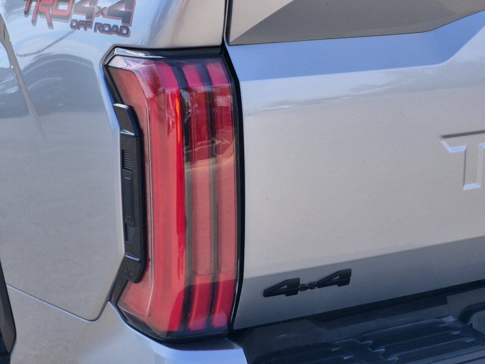 Certified 2025 Toyota Tundra Limited w/ TRD Off-Road Package AWD/4WD image 24