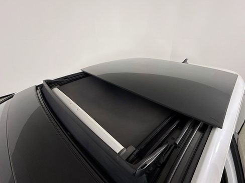 Used 2022 Volkswagen GTI SE image 23