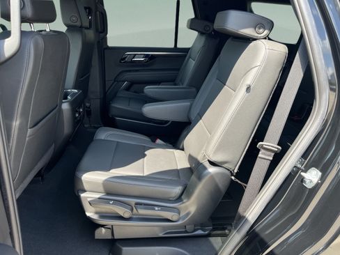 Used 2025 Chevrolet Tahoe Z71 w/ Comfort Package AWD/4WD image 23