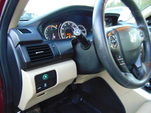Used 2013 Honda Accord Touring image 18