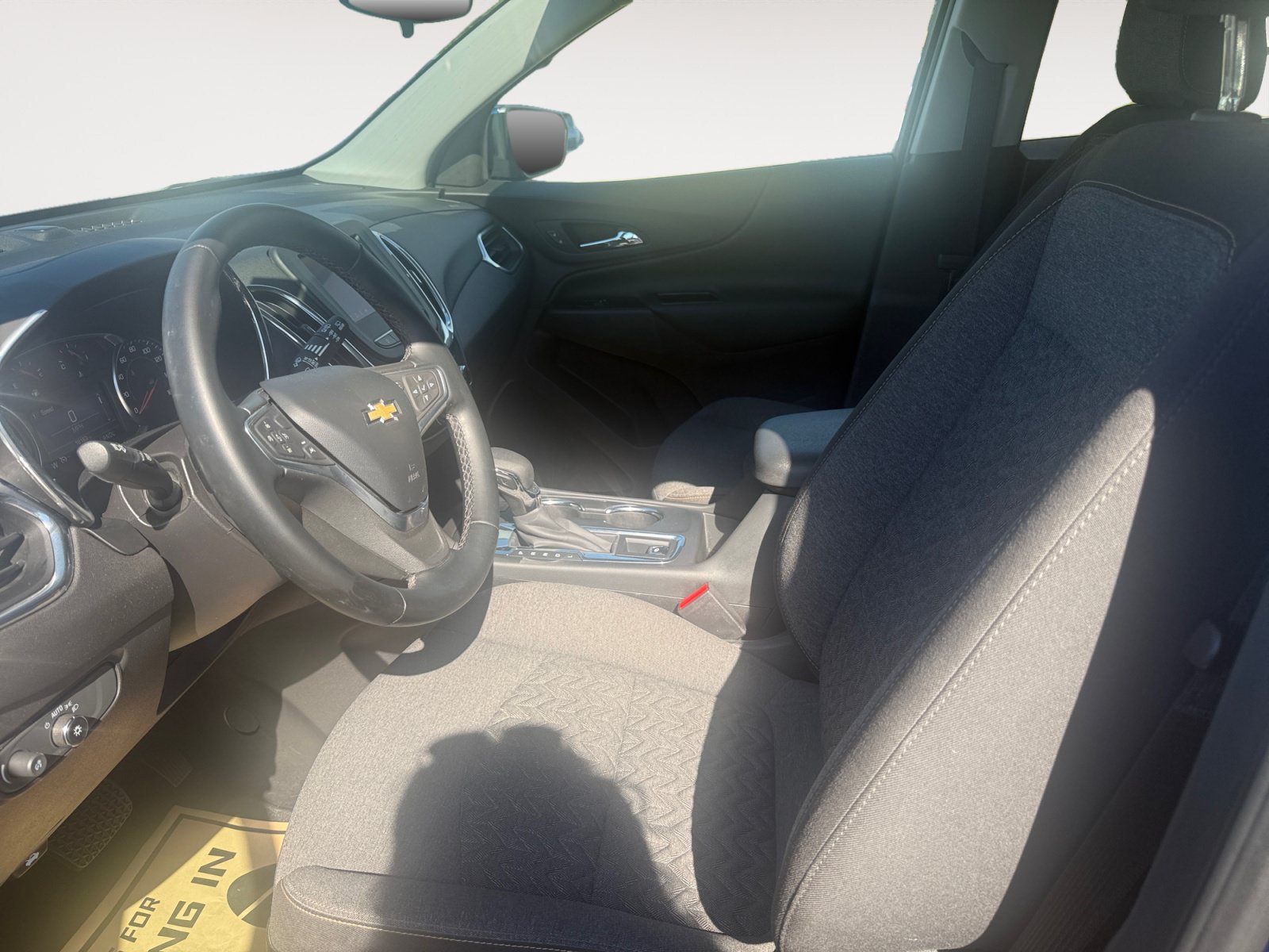 Used 2023 Chevrolet Equinox LT FWD image 9