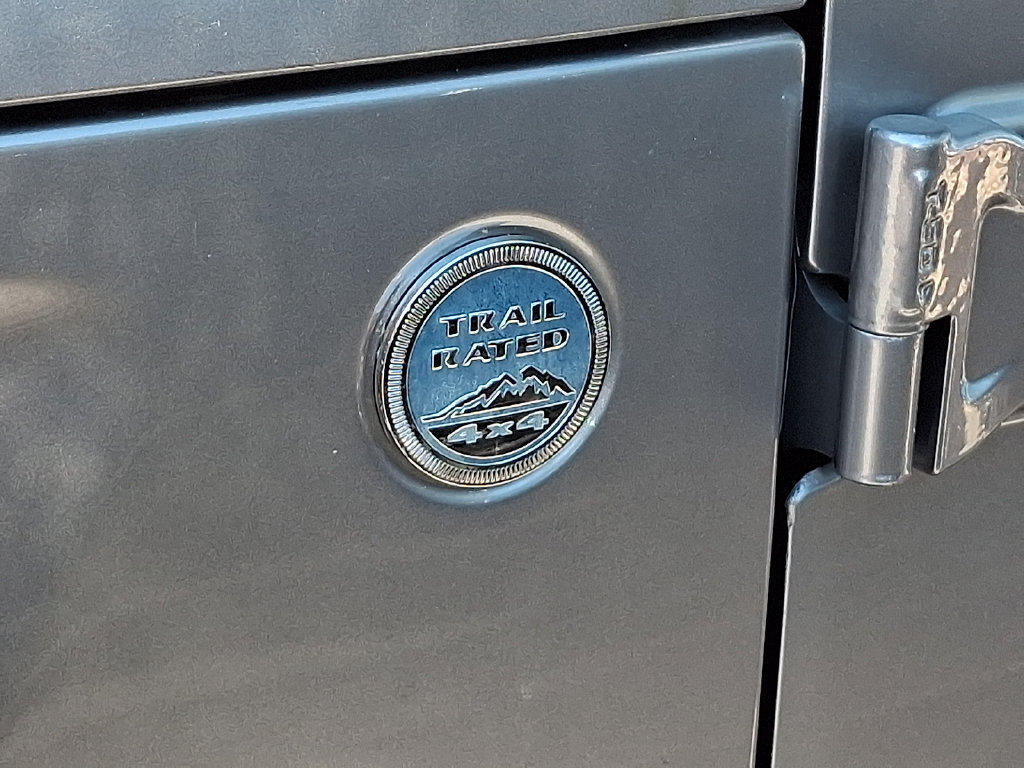 Used 2019 Jeep Wrangler Unlimited Sahara AWD/4WD image 5