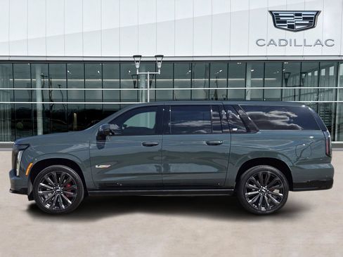 Certified 2025 Cadillac Escalade ESV V AWD/4WD image 3