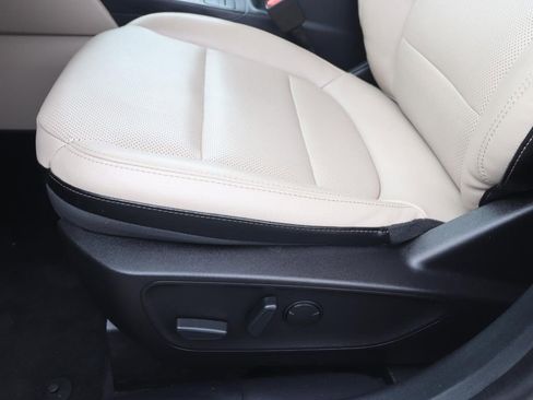 Used 2022 Ford Escape SEL FWD image 16