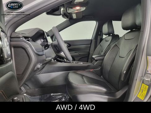 Used 2023 Jeep Compass Limited AWD/4WD image 13
