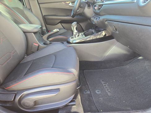 Used 2021 Kia Forte GT image 17