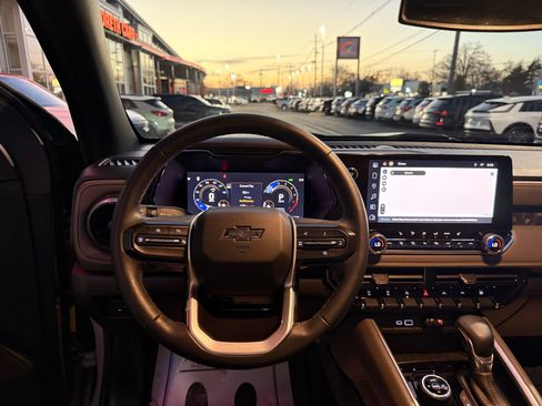 Used 2024 Chevrolet Colorado ZR2 w/ Technology Package image 50