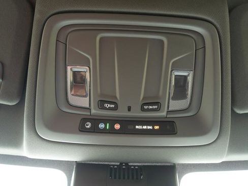 Used 2024 GMC Sierra 1500 Elevation image 28