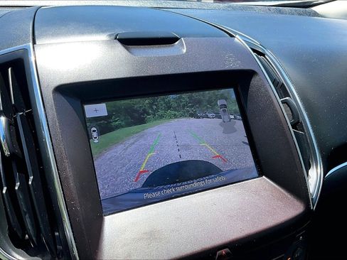 Used 2019 Ford Edge Titanium w/ Equipment Group 301A FWD image 22