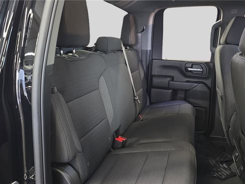 Used 2025 Chevrolet Silverado 2500 Custom w/ Custom Value Package image 17