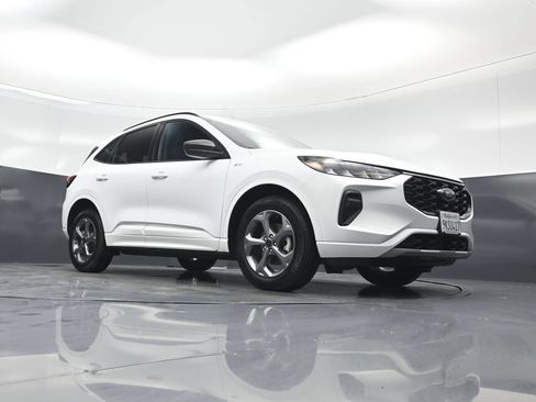 Used 2023 Ford Escape ST-Line w/ Tech Pack #1 AWD/4WD image 42