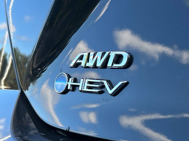 Used 2025 Toyota Camry SE AWD/4WD image 12