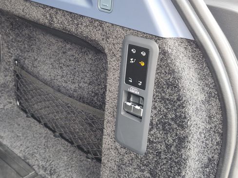 New 2026 Land Rover Range Rover SV image 29