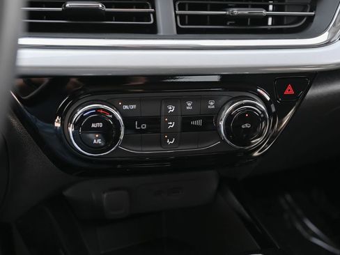 New 2026 Chevrolet Trax LT w/ LPO, Blackout Package FWD image 25