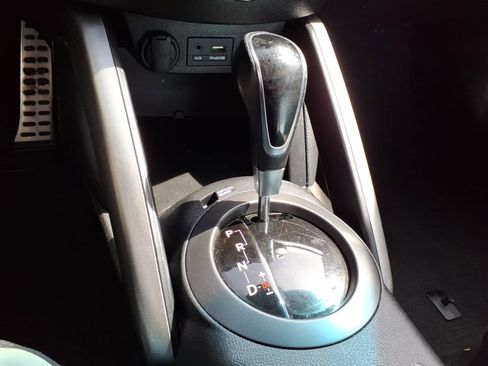 Used 2015 Hyundai Veloster Turbo FWD image 18