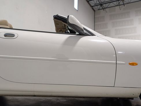 Used 2003 Jaguar XK8 Convertible image 40