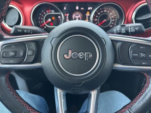 Used 2022 Jeep Wrangler Unlimited Rubicon w/ Cold Weather Group image 16