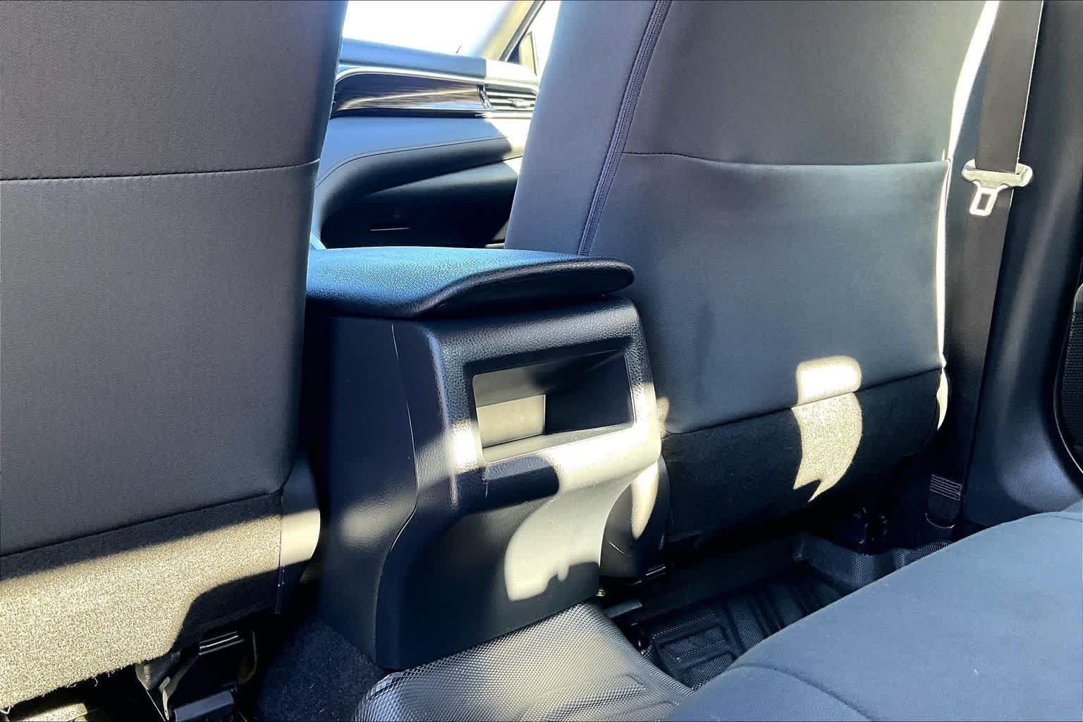 Used 2018 Toyota Camry LE FWD image 36