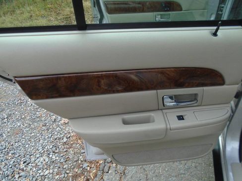 Used 2010 Mercury Grand Marquis LS image 18