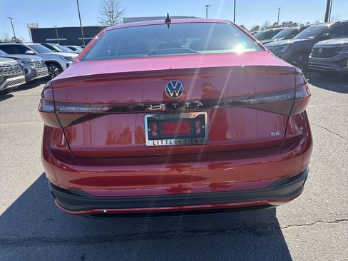 New 2026 Volkswagen Jetta SE FWD image 6