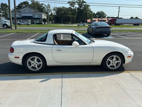 Used 1999 MAZDA MX-5 Miata RWD image 4