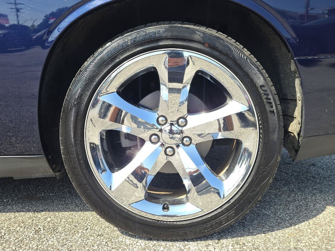 Used 2013 Dodge Challenger R/T RWD image 9